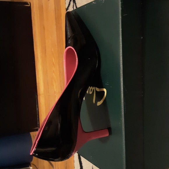 Shoe - Picture 2 of 2